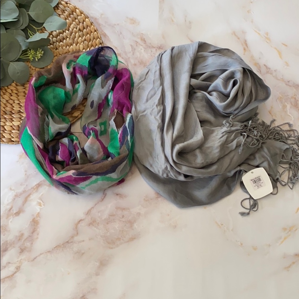 Lot of 2 scarves